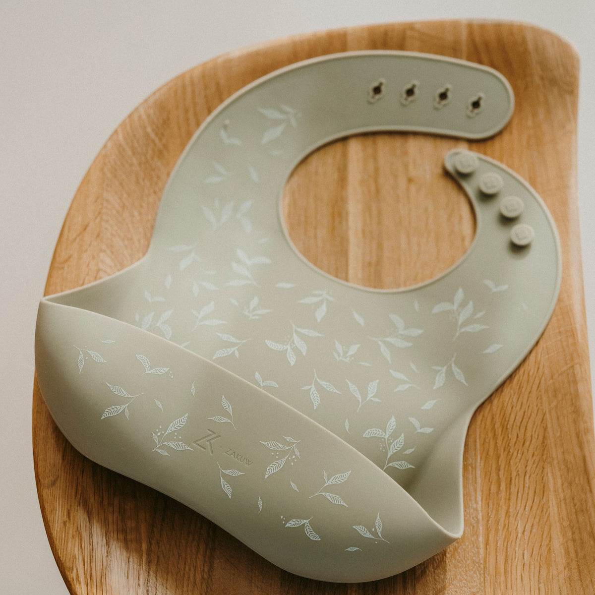 Silicone bib – flowers