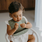 Silicone bib – flowers