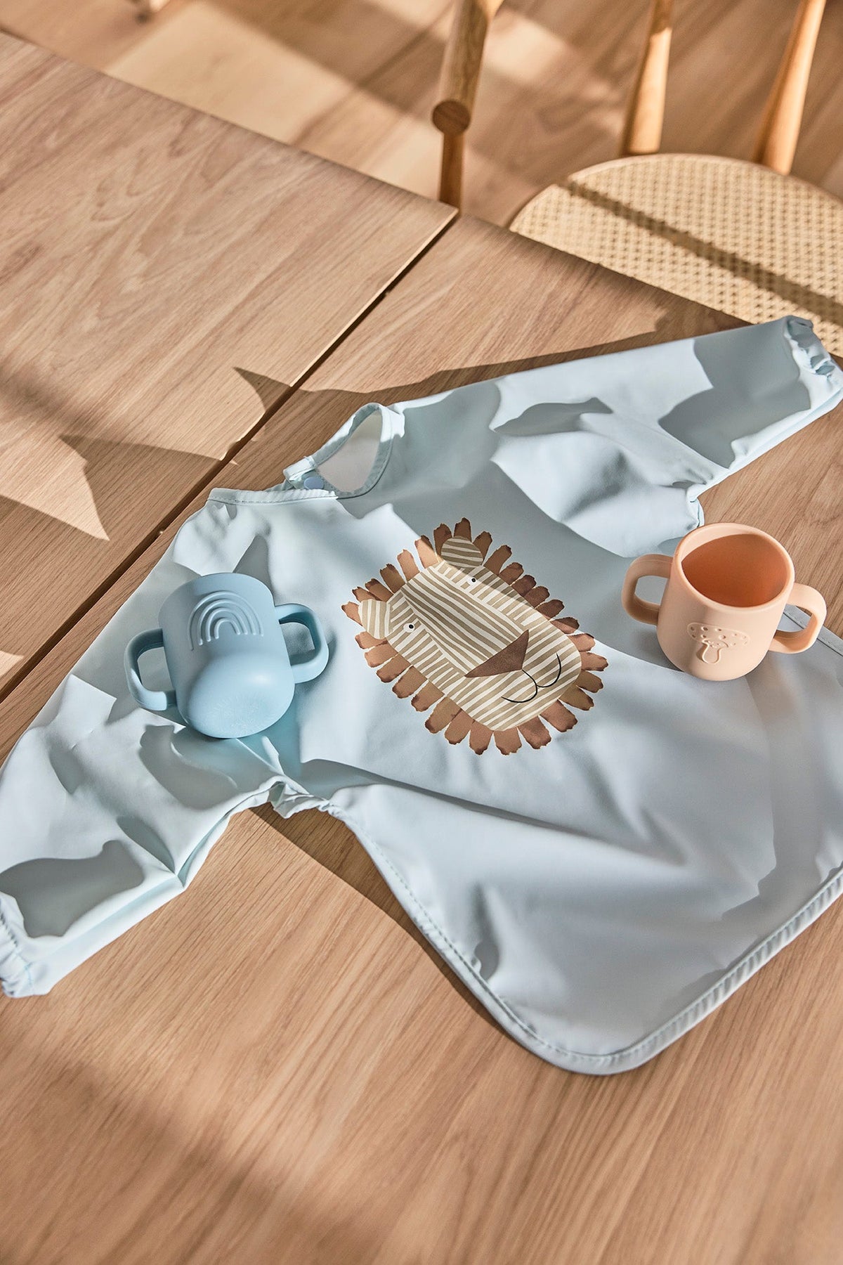 Waterproof Long-Sleeved Bib - lion